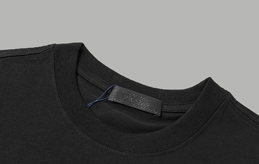 プラダ 限定トライアングル半袖Tシャツ
