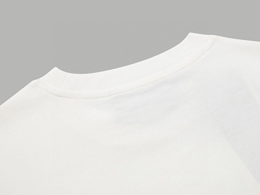 プラダ 三角マークの半袖Tシャツ