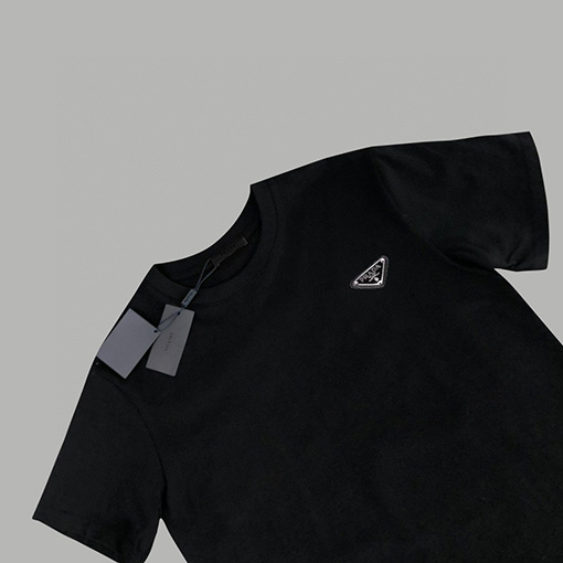 プラダ 三角マークの半袖Tシャツ