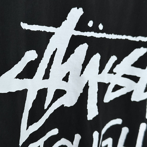ステューシー レタープリント半袖Tシャツ
