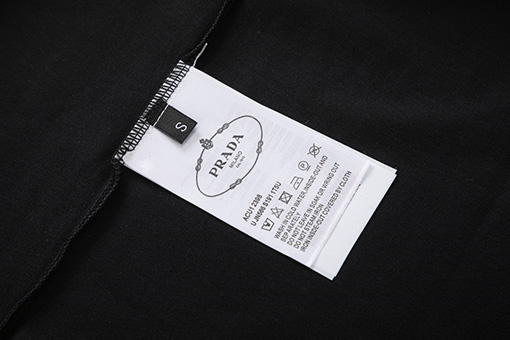 プラダ  胸のプリントフィルム半袖Tシャツ