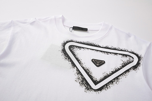 プラダ  プリント三角マーク半袖Tシャツ