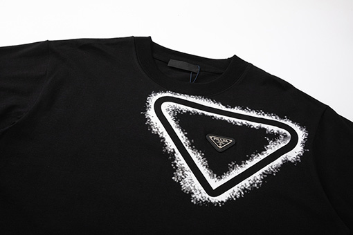 プラダ  プリント三角マーク半袖Tシャツ