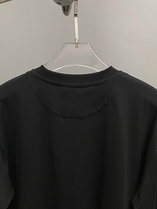 プラダ  シルクトライアングルロゴ半袖Tシャツ