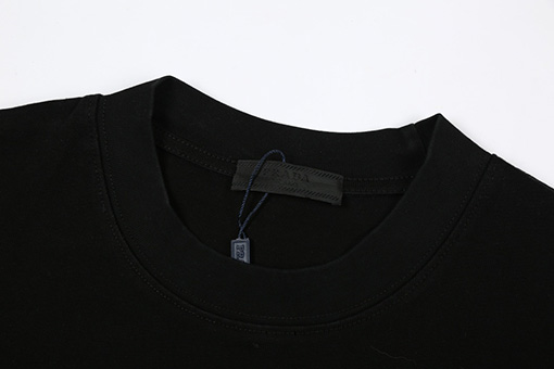 プラダコピー エンボス炒め塩馬溜半袖Tシャツ