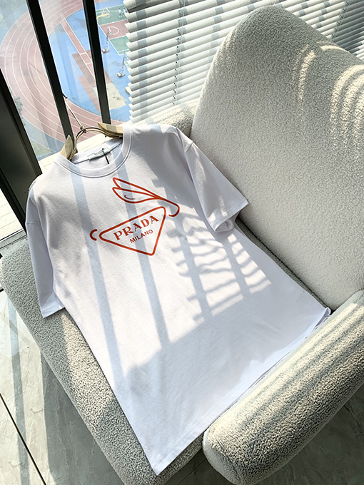 プラダ ロゴパターンプレスを採用半袖Tシャツ