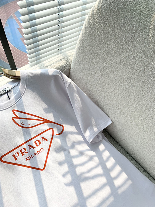 プラダ ロゴパターンプレスを採用半袖Tシャツ