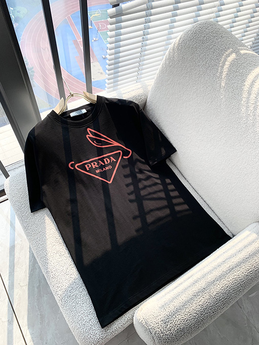 プラダ ロゴパターンプレスを採用半袖Tシャツ