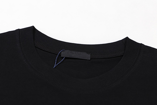 プラダ コピー ポケット ジッパー 半袖 Tシャツ