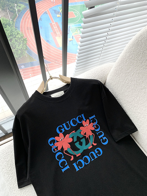 グッチ カップルの最新の半袖Tシャツ