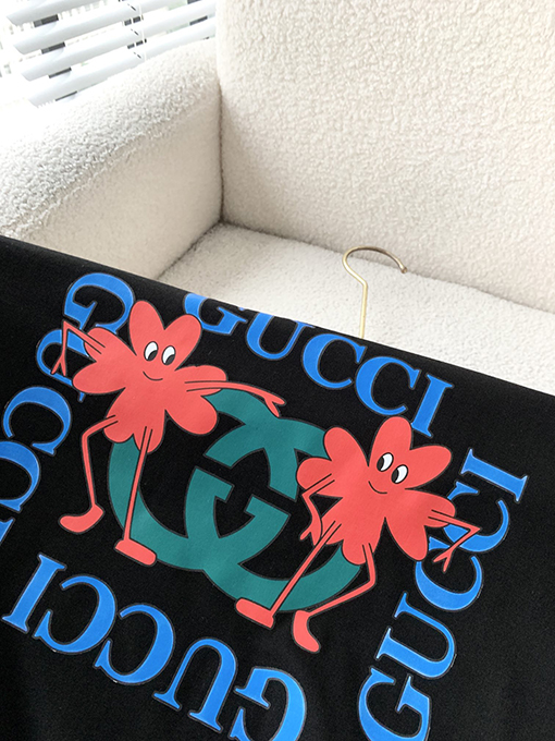 グッチ カップルの最新の半袖Tシャツ