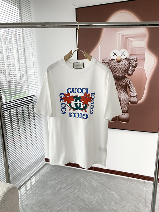 グッチ カップルの最新の半袖Tシャツ