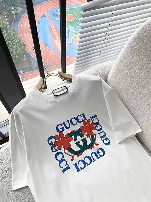 グッチ カップルの最新の半袖Tシャツ
