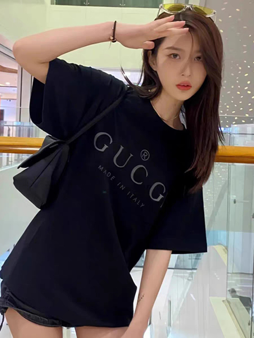 グッチ  ロゴプリント半袖Tシャツ
