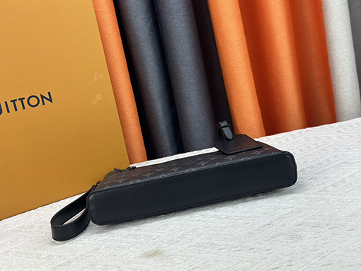 ルイヴィトン  LV Aerogram iPadクラッチバッグ M40504