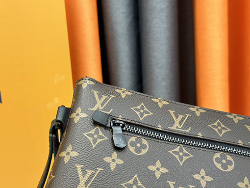 ルイヴィトン  LV Aerogram iPadクラッチバッグ M40504