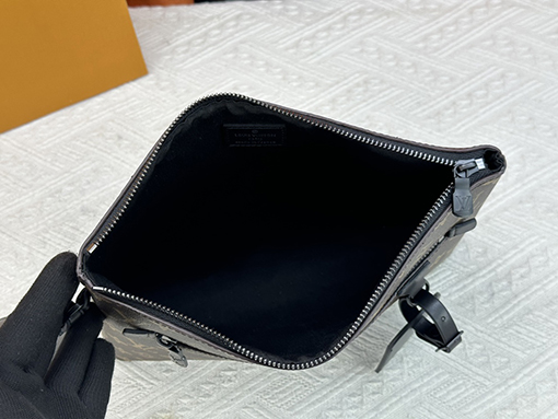 ルイヴィトン  LV Aerogram iPadクラッチバッグ M40504