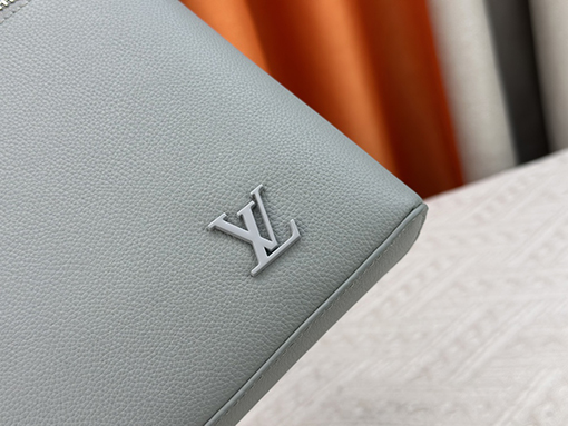 ルイヴィトン  LV Aerogram iPadクラッチバッグ M40504