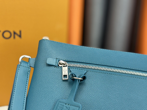 ルイヴィトン  LV Aerogram iPadクラッチバッグ M40504