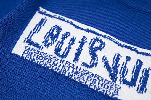 ルイヴィトン 白地に青文字のジャカード編み半袖Tシャツ