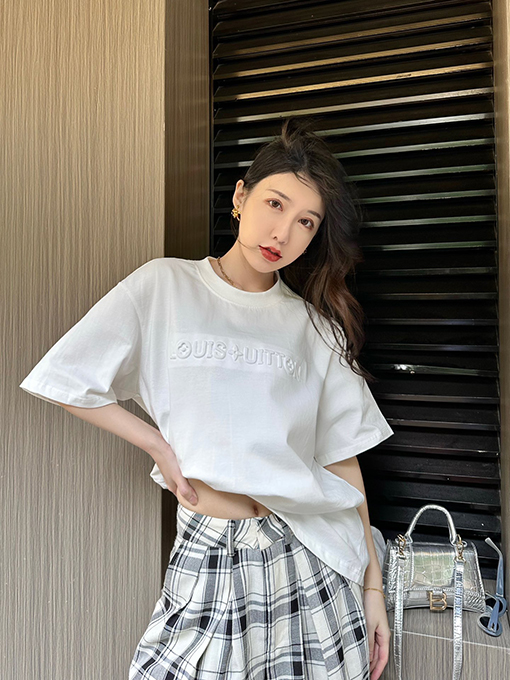 ルイヴィトン エンボス限定半袖Tシャツ