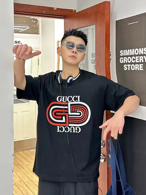 グッチ   プリントロゴ半袖Tシャツ