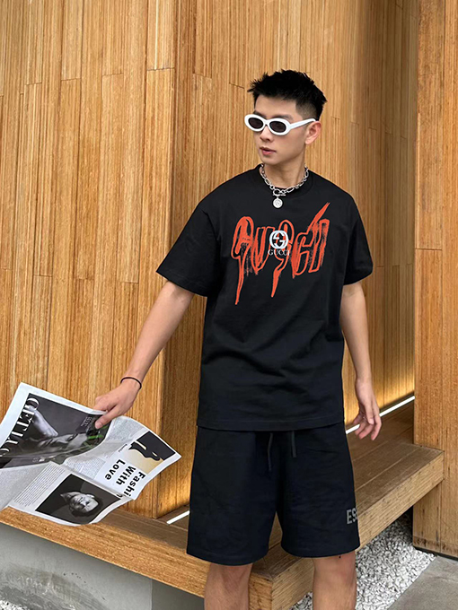 グッチ  早春の新しい個性的なプリント半袖Tシャツ