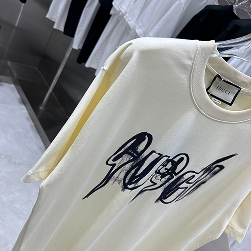 グッチ  早春の新しい個性的なプリント半袖Tシャツ