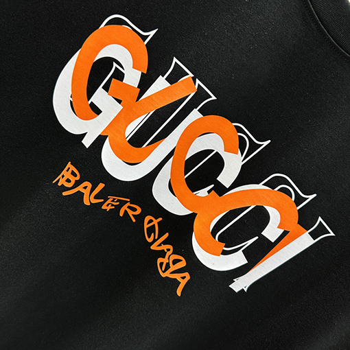 グッチ  個性的なプリント半袖Tシャツ