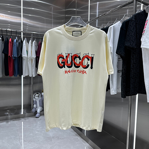 グッチ  個性的なプリント半袖Tシャツ