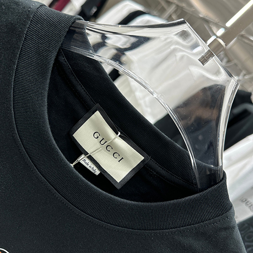 グッチ  個性的なプリント半袖Tシャツ