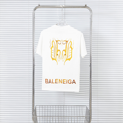 バレンシアガ プリントロゴ半袖Tシャツ
