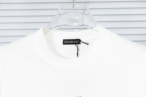 バレンシアガ プリントロゴ半袖Tシャツ
