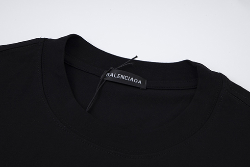 バレンシアガ プリントロゴ半袖Tシャツ