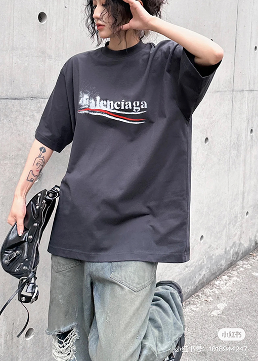 バレンシアガ ぼかしコーラプリント半袖Tシャツ