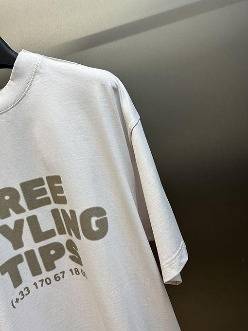 バレンシアガ 両面をつなぎ合わせる半袖Tシャツ