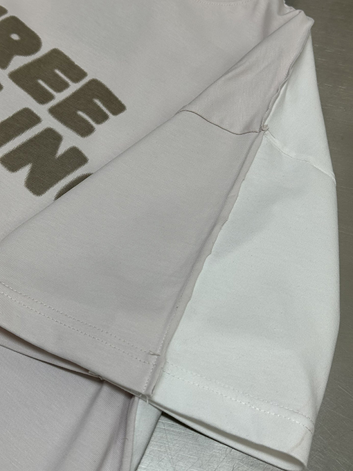 バレンシアガ 両面をつなぎ合わせる半袖Tシャツ