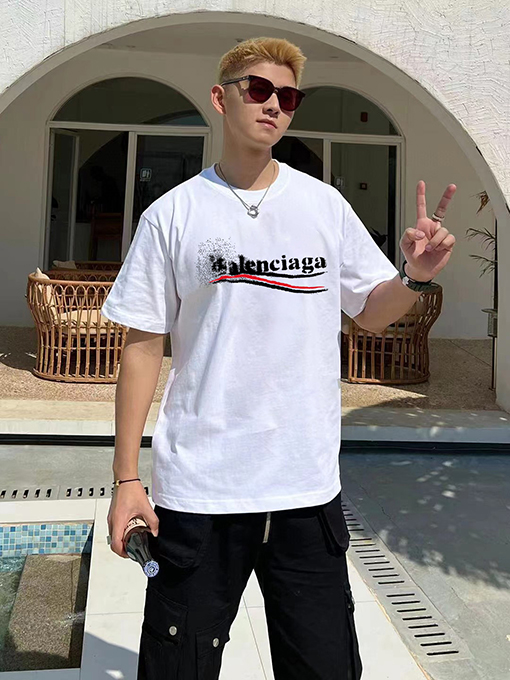 バレンシアガ   ショーモデルの新しい半袖Tシャツ