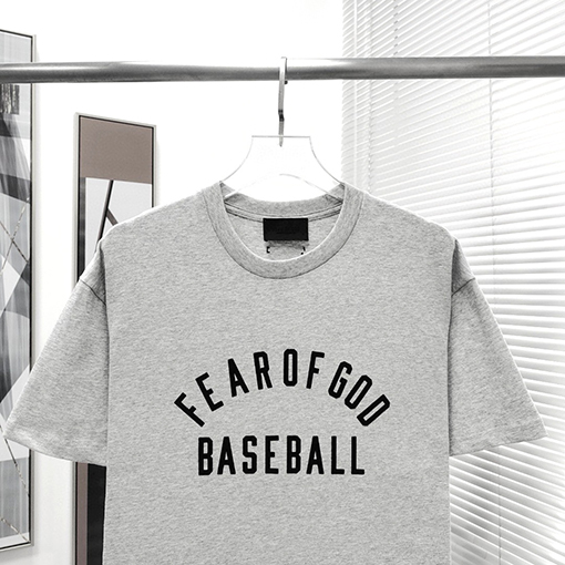 フィアオブゴッド  のアルファベット半袖Tシャツ