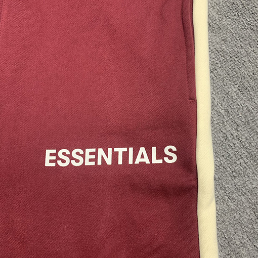 フィアオブゴッドコピー FEAR OF GOD ESSENTIALS FOGシリーズのパンツ