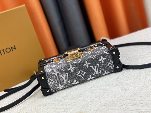 ルイヴィトンスーパーコピー  モノグラム Petite Malle ハンドバッグ M59717 M86286