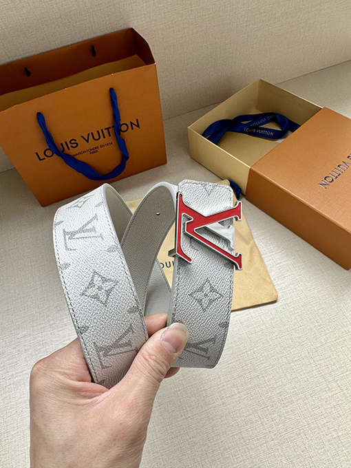 ルイヴィトン  イニシャル両面ベルト