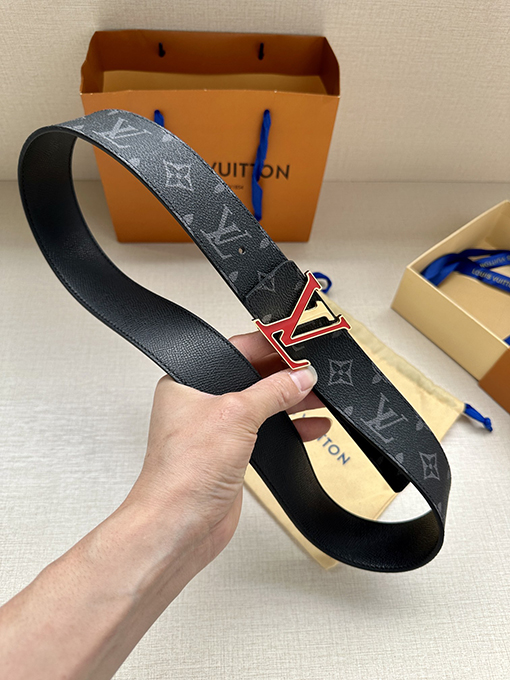 ルイヴィトン  イニシャル両面ベルト