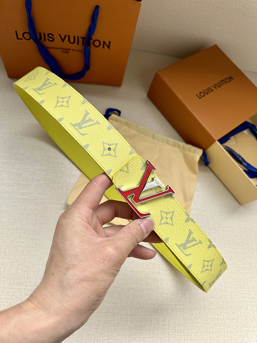 ルイヴィトン  イニシャル両面ベルト