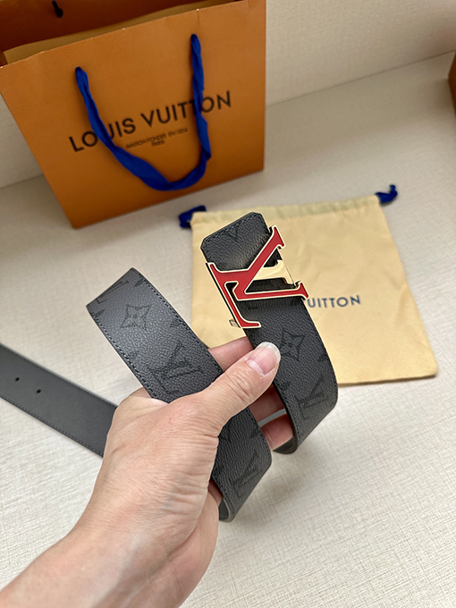 ルイヴィトン  イニシャル両面ベルト