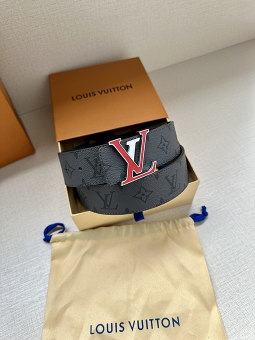 ルイヴィトン  イニシャル両面ベルト