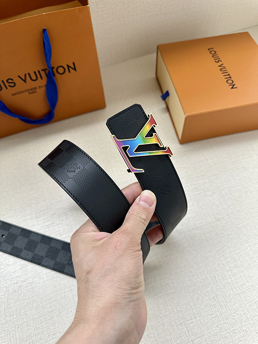 ルイヴィトン クラシックなダミエチェック柄 両面ベルト