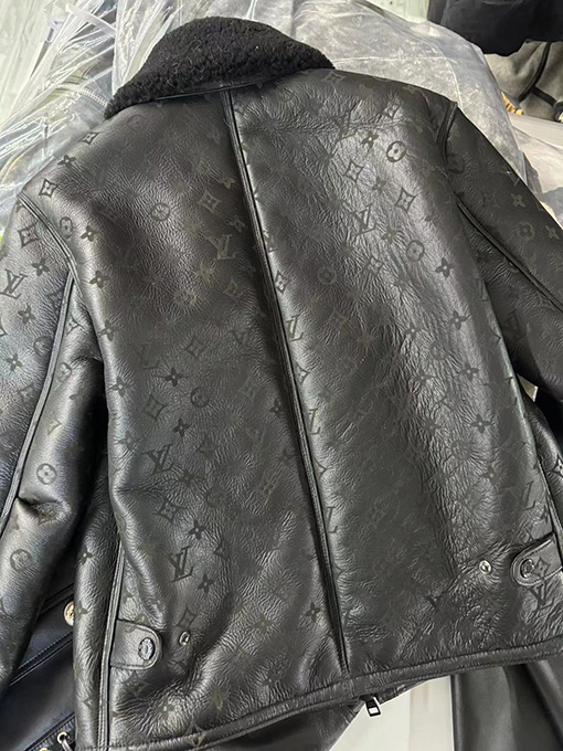 ルイヴィトン  モノグラム ブラック革毛一体 ジャケット アウター