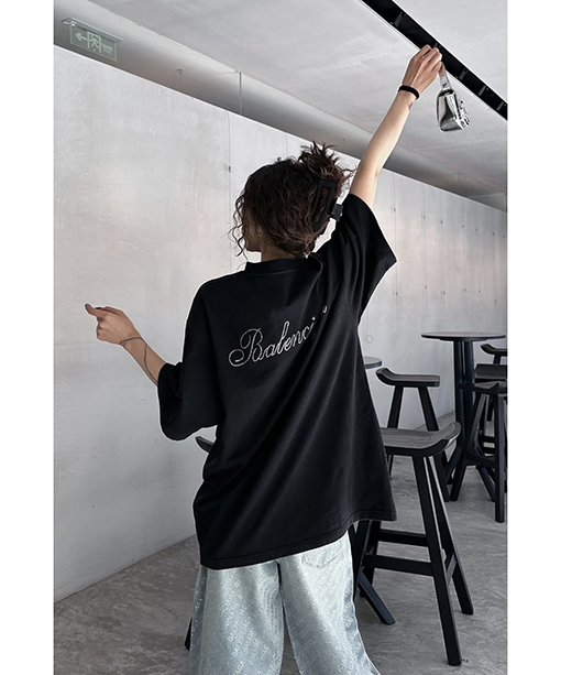 バレンシアガ   文字が付いた半袖Tシャツ