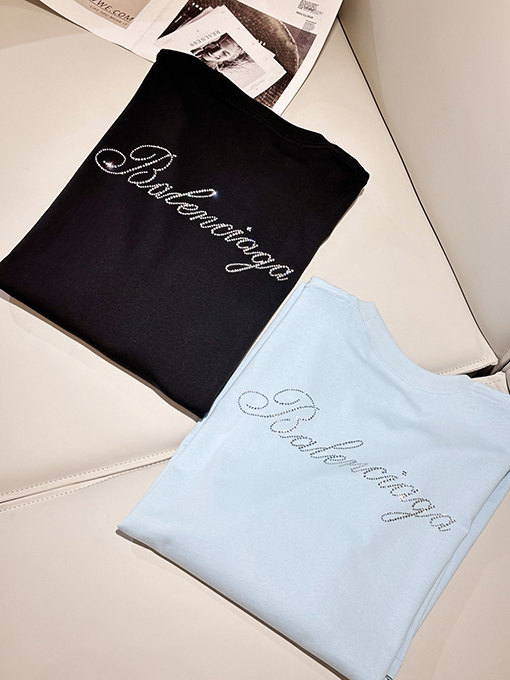 バレンシアガ   文字が付いた半袖Tシャツ